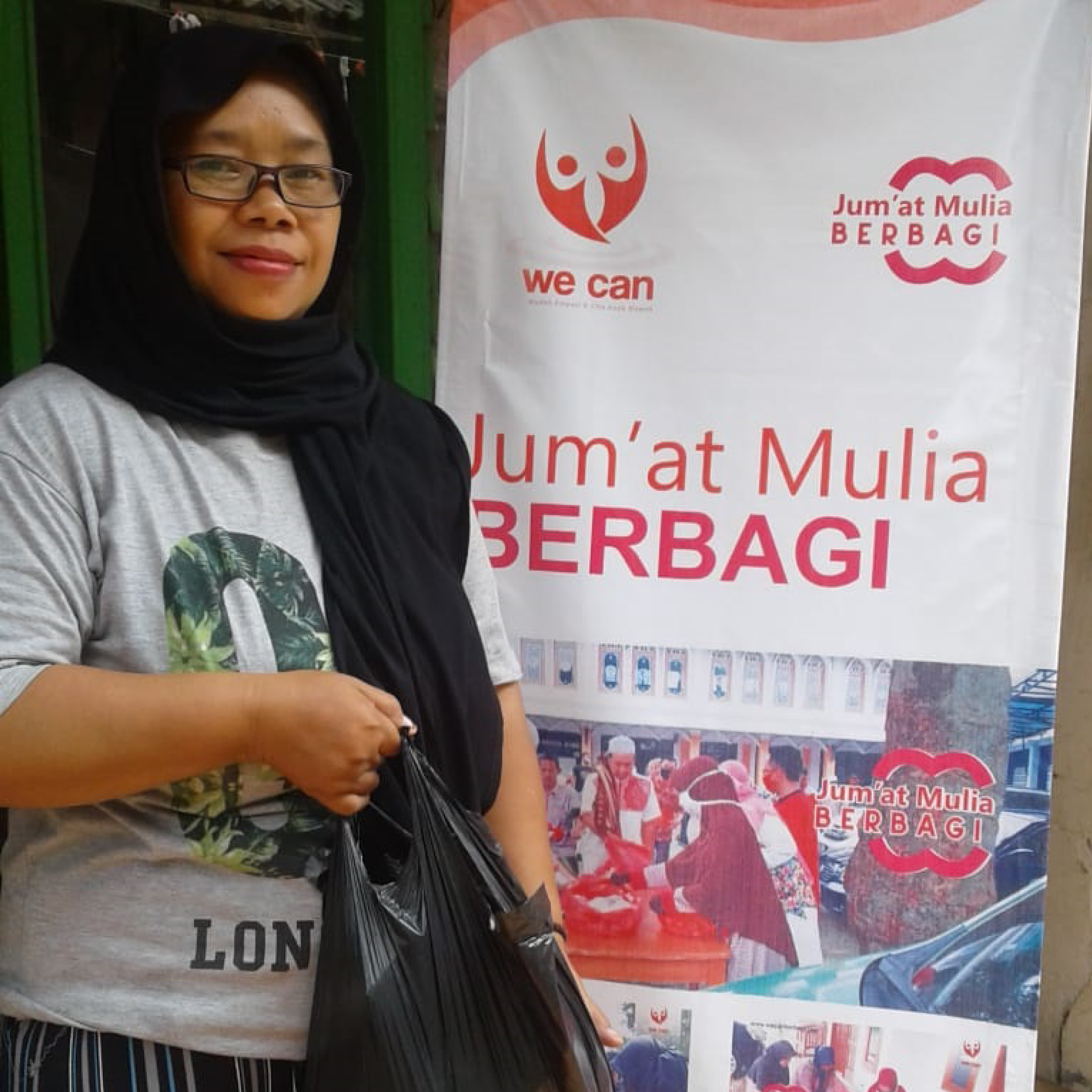 Berbagi Kebahagiaan di Hari Jumat